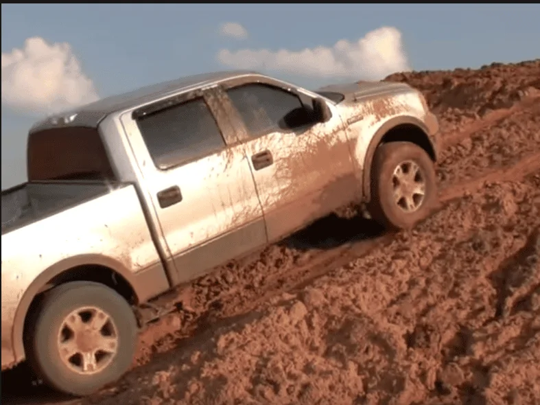 Rivian R1T R1S Rivian Body Design Flaw? mud