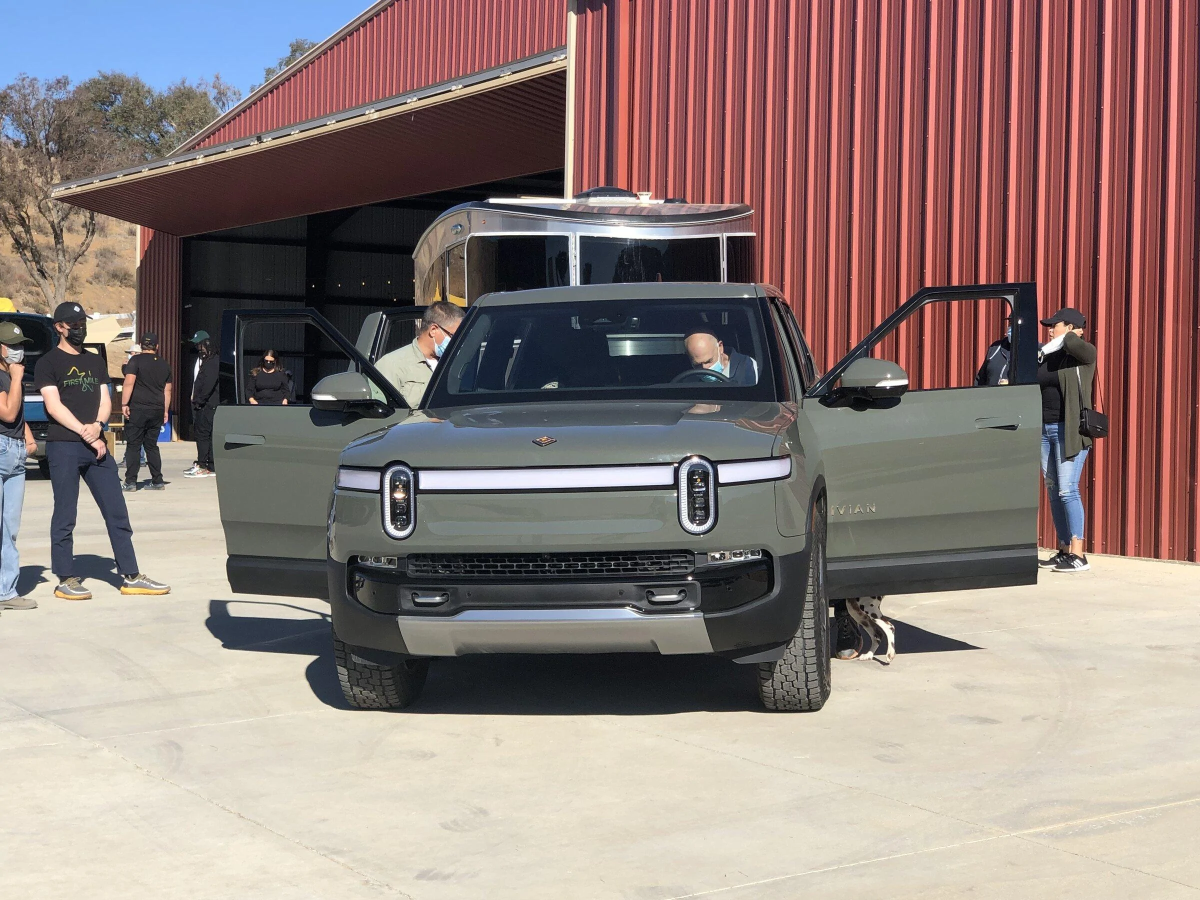 Rivian R1T R1S Is Limestone Accurate in the Configurator? 336A638D-088F-4BA6-96F7-2576BEA742AD