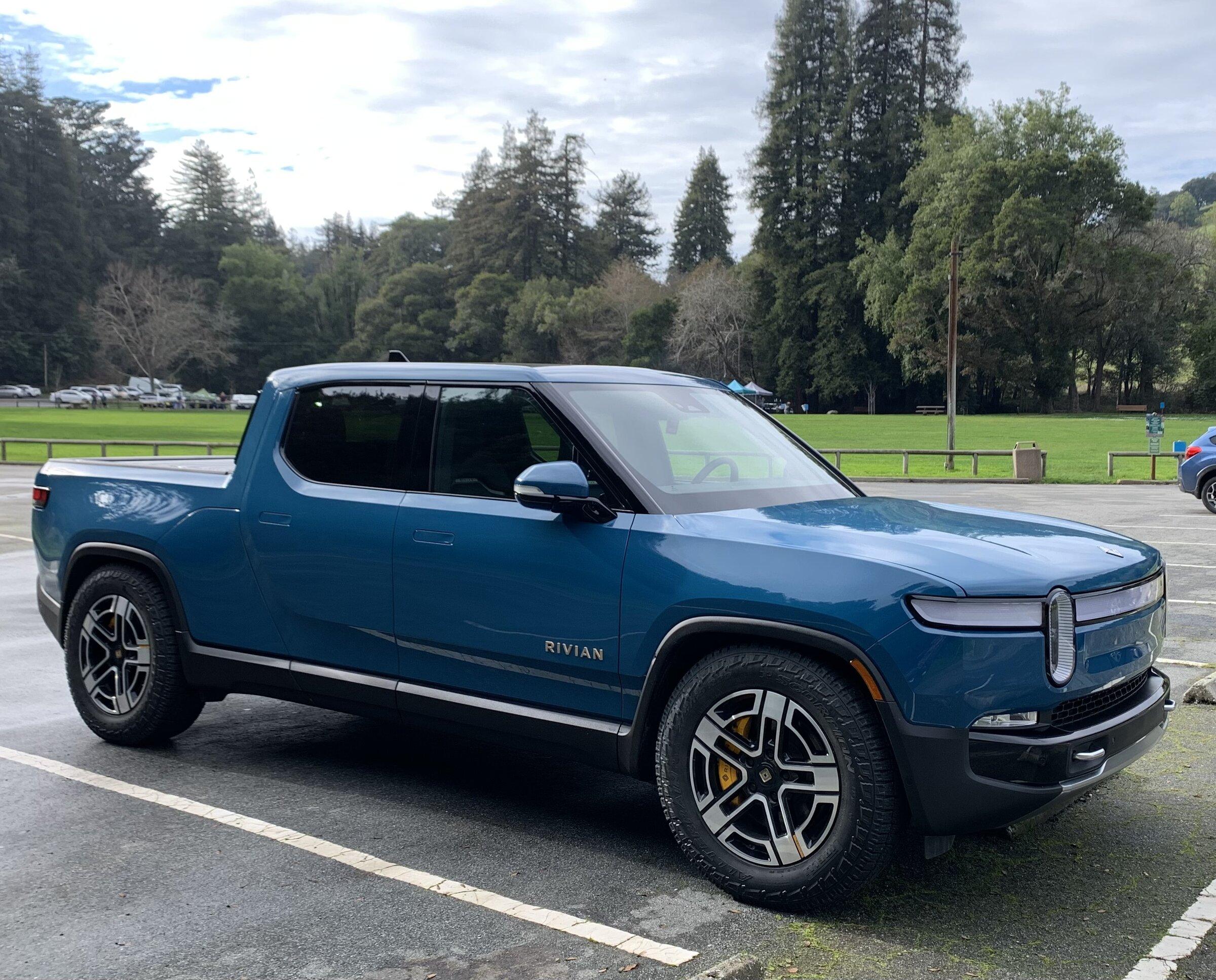 Rivian R1T R1S Real Rivian Photos & Videos BE27C260-0776-4CDB-8791-A1E57DA7A65C