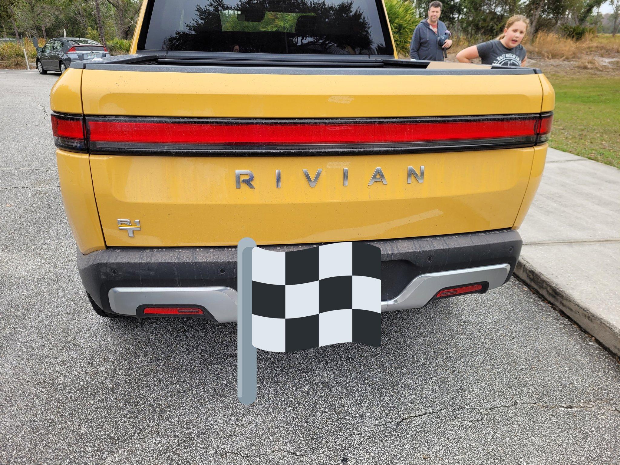 Rivian R1T R1S Real Rivian Photos & Videos 80B4B661-8961-4118-9C17-3E7BC6D43D14