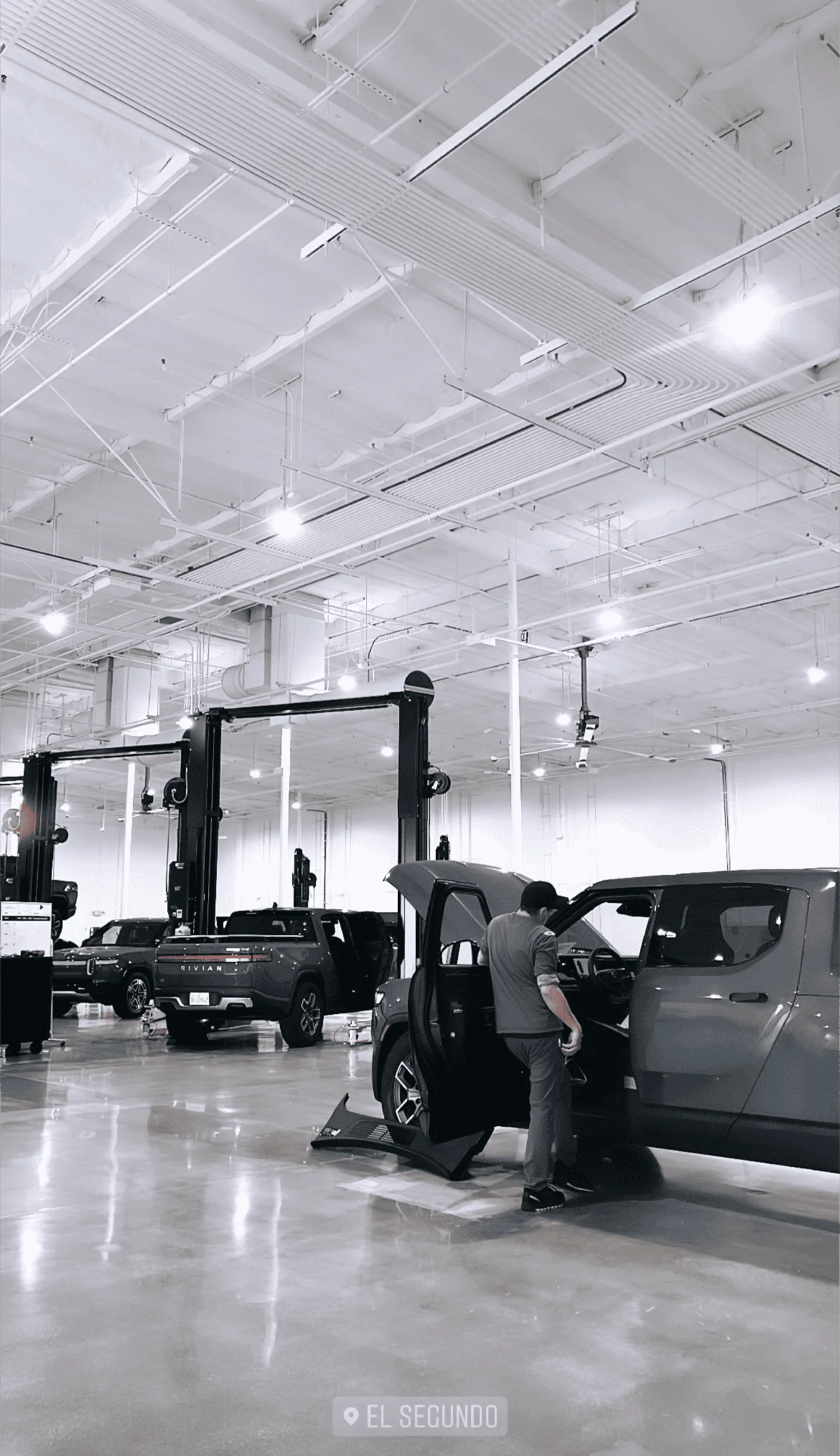 Rivian R1T R1S Real Rivian Photos & Videos Screenshot_20220124-201234