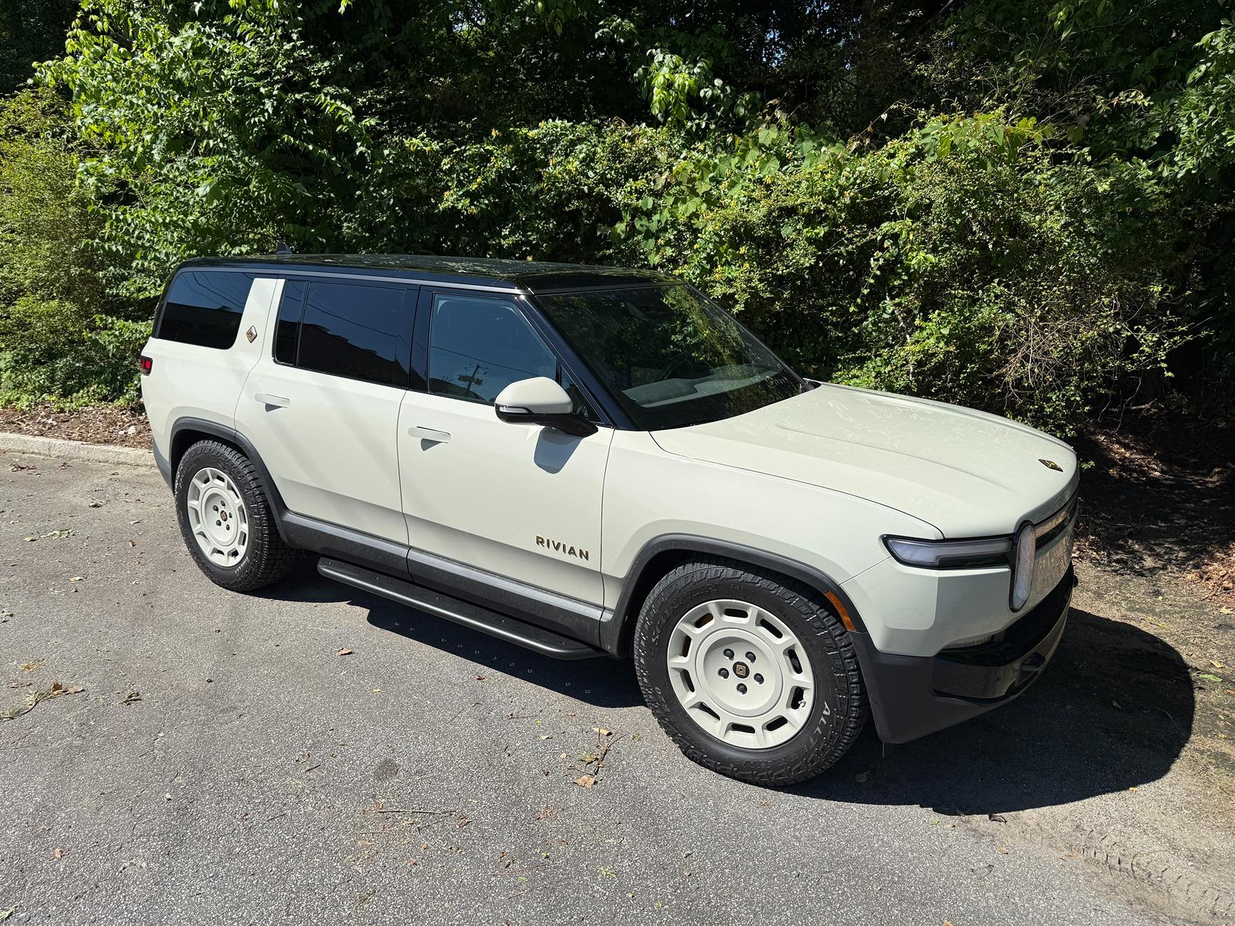 Rivian R1T R1S Best Running Boards for 2025 Rivian R1S - recommendations? IMG_7715.JPG
