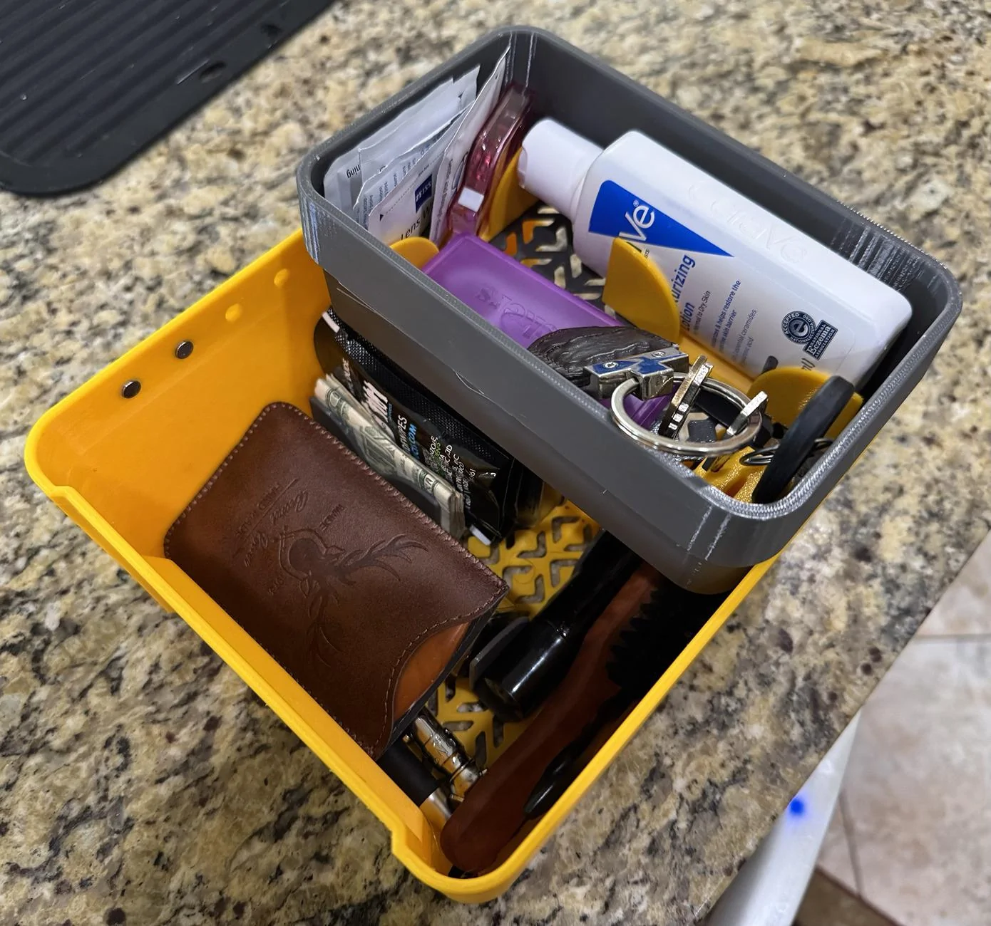 Rivian R1T R1S Customizable Console Organizer (3D Print) 1746745874376-h