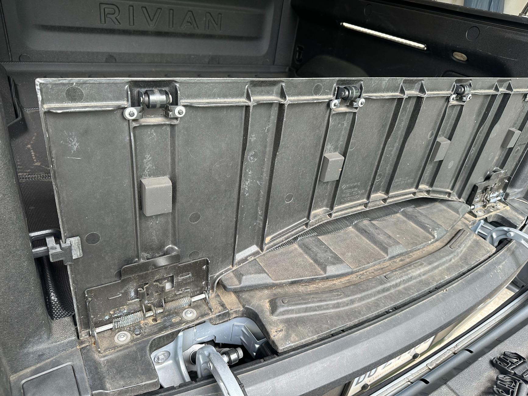 Rivian R1T R1S My R1T Tailgate Kickstand DIY (3D Print) IMG_3711
