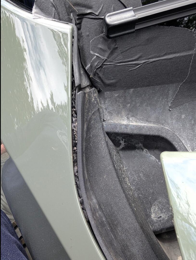 Rivian R1T R1S Bad Safelite Experience - Seeking Advice 1000003888