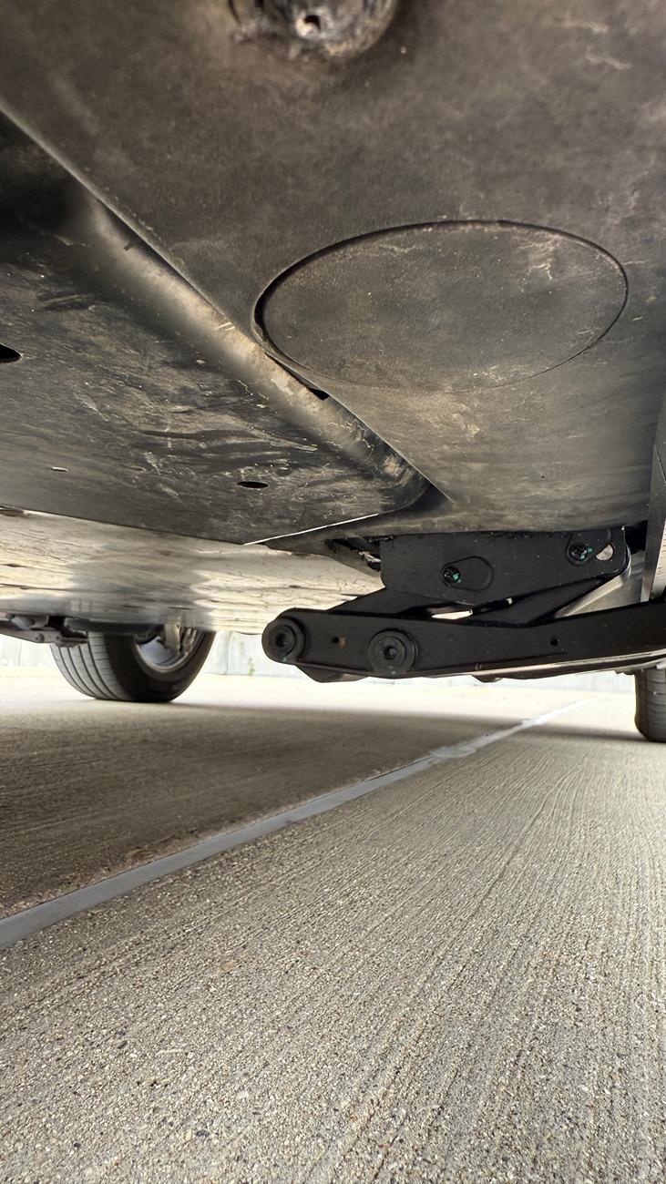 Rivian R1T R1S Rivian retractable small side steps (update: by Hansshow) R1S Front Clear retracted