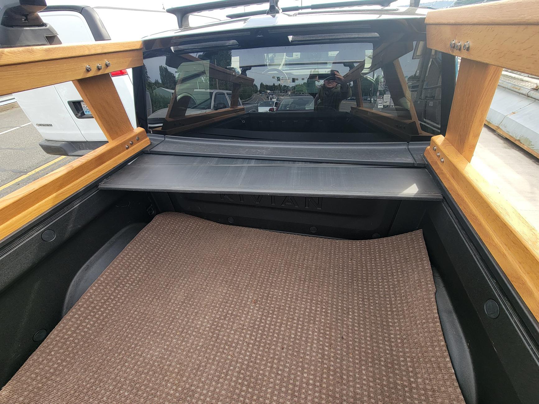 Rivian R1T R1S Tonneau - automatic cover jammed 20250510_091430