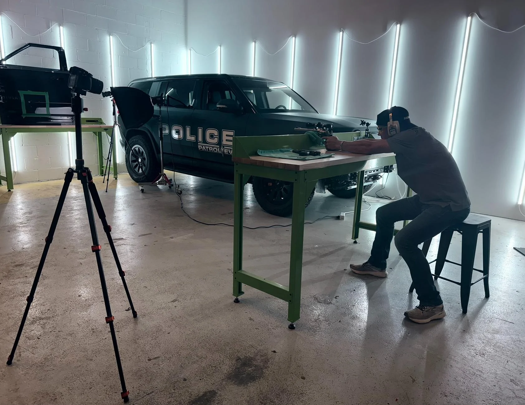 Rivian R1T R1S Bulletproof package testing on Rivian R1S! 🔫🔫🔫 g1