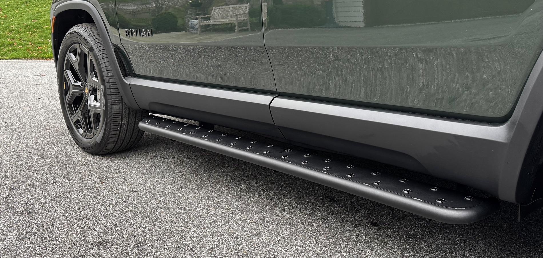 Rivian R1T R1S Best Running Boards for 2025 Rivian R1S - recommendations? 04CaseyRussel-Green2025R1S
