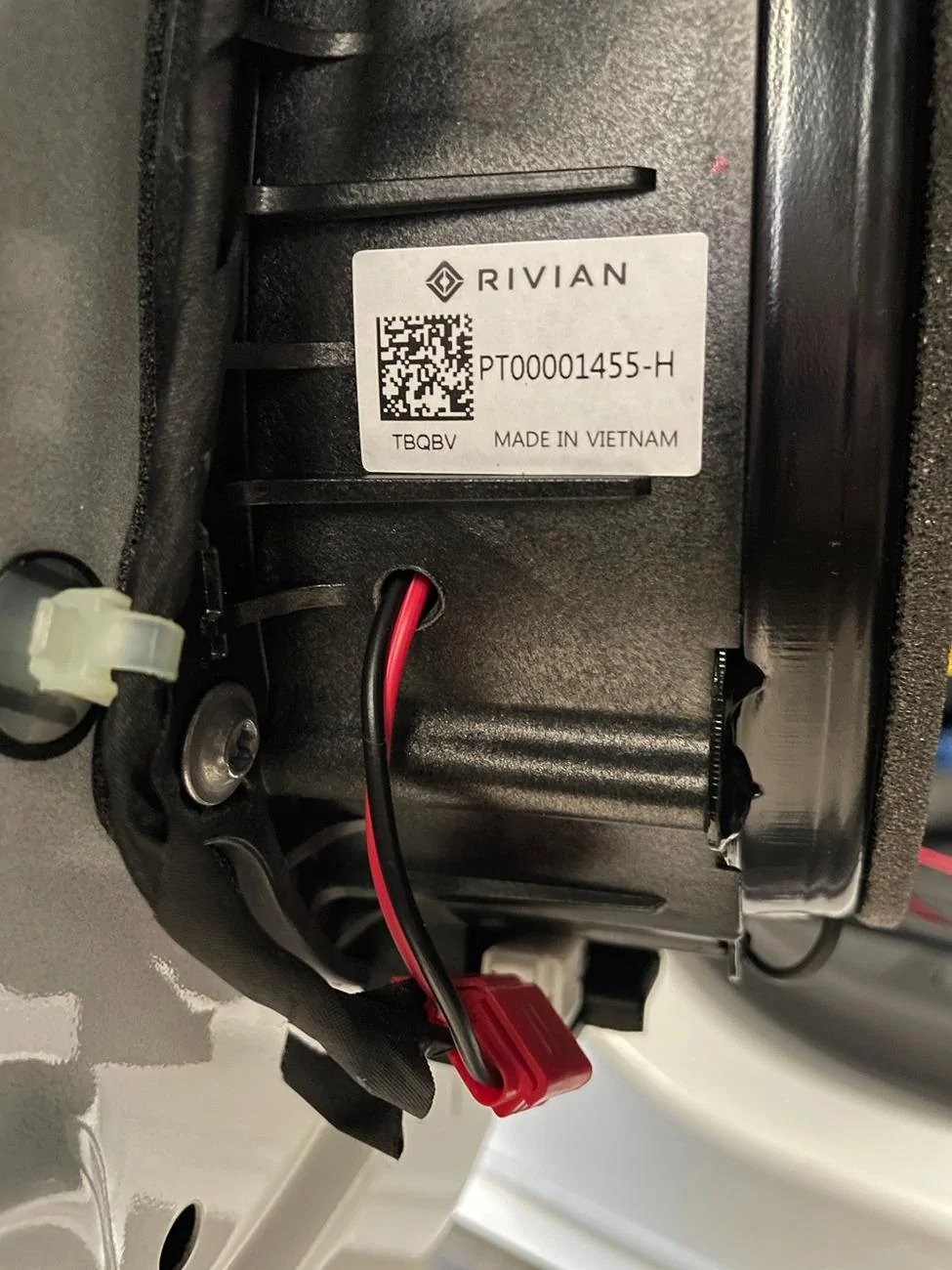 Rivian R1T R1S Gen2 R1T Amplifier Install (non-Meridian) IMG_7356