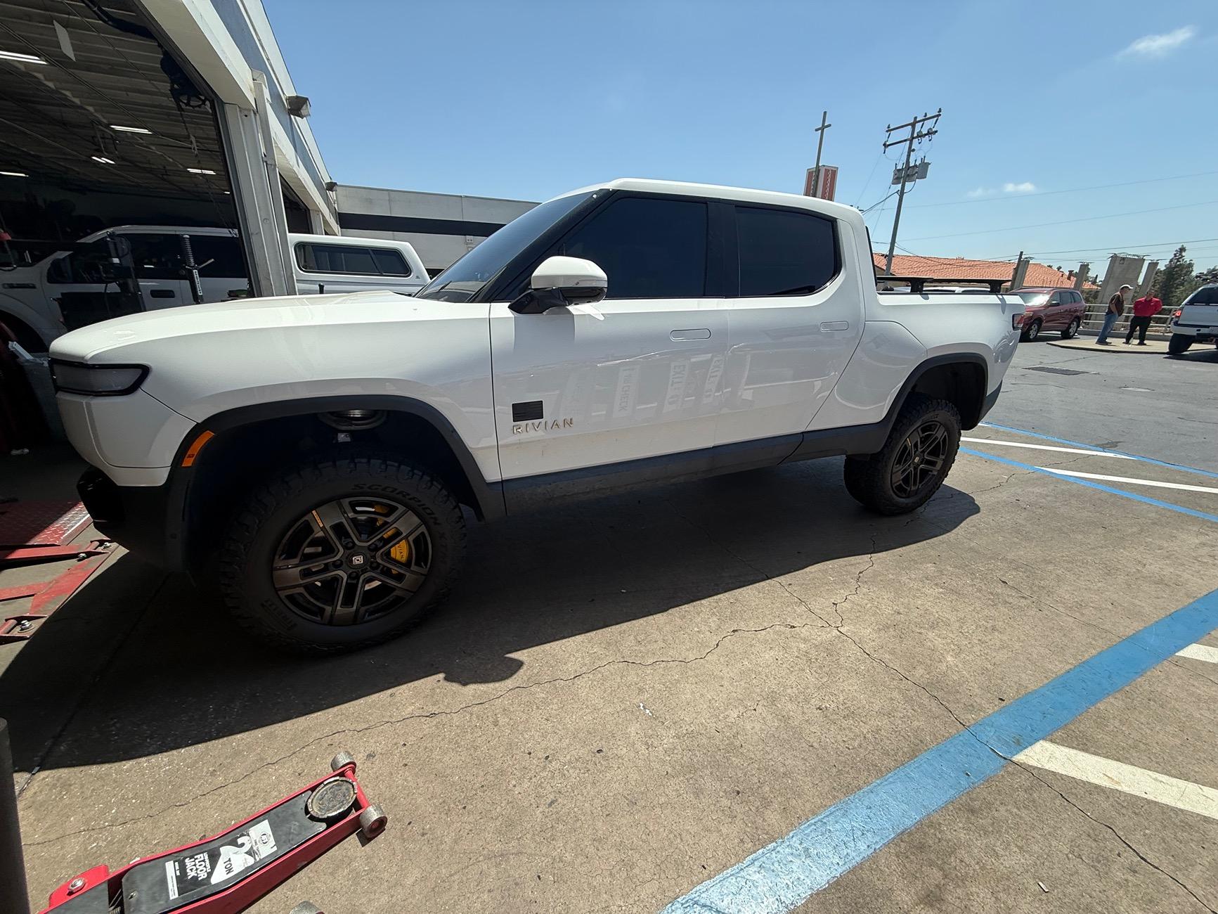 Rivian R1T R1S Change TPMS Set Point with new Scorpion XTM? IMG_6395