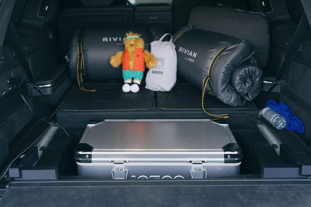 Rivian R1T R1S The Ultimate Rivian R1S Car Camping Guide: Mattress, iPad Mount, Projector, Storage, Racks, and More 785ef3_6293ae3e85384f5384cfe20f08404e29~mv2