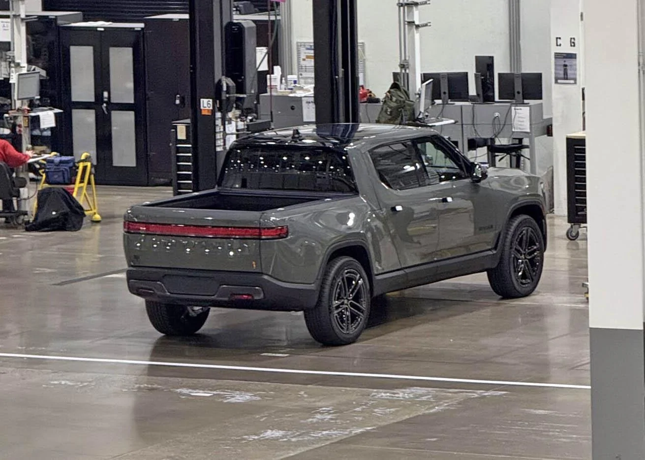 Rivian R1T R1S Factory tour videos & pics + Gen2 Quad spotted in new color (Launch Green?) gen2 quad rivian launch green color