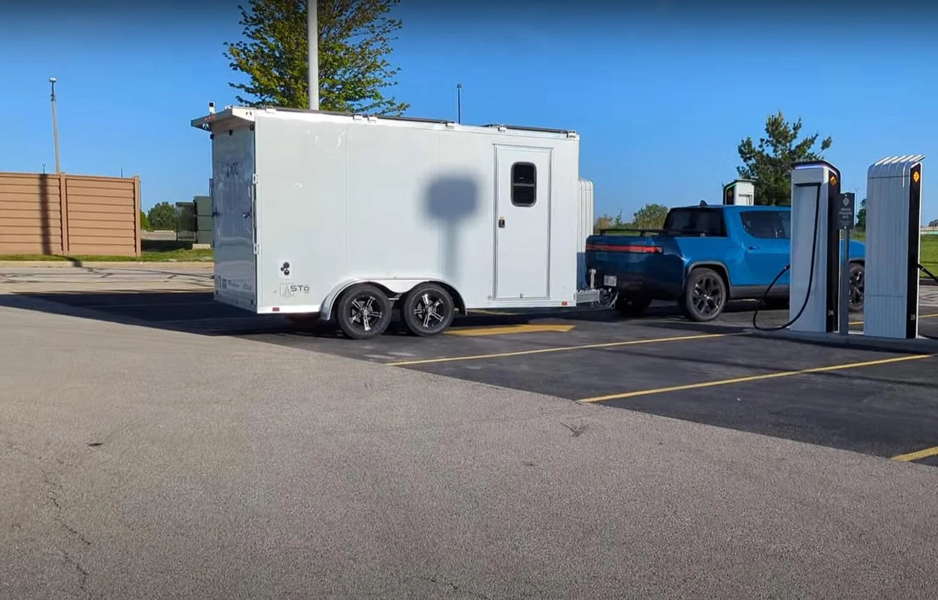 Rivian R1T R1S Illinois to San Diego pulling 7x14 trailer 1747839194960-k0