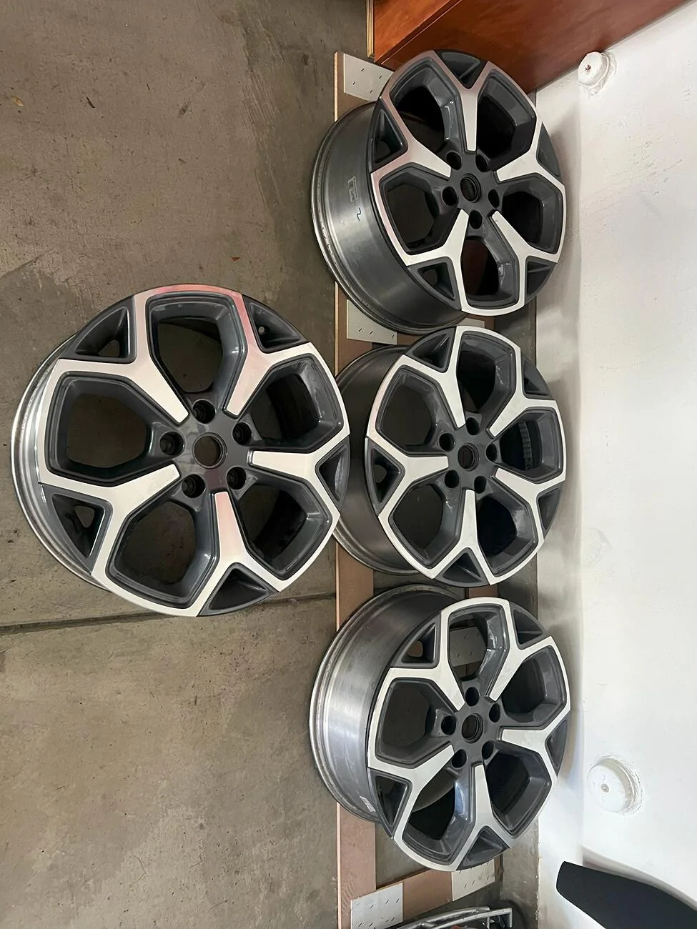 Rivian R1T R1S 21in Wheels with Aero Covers $250 each IMG_7915