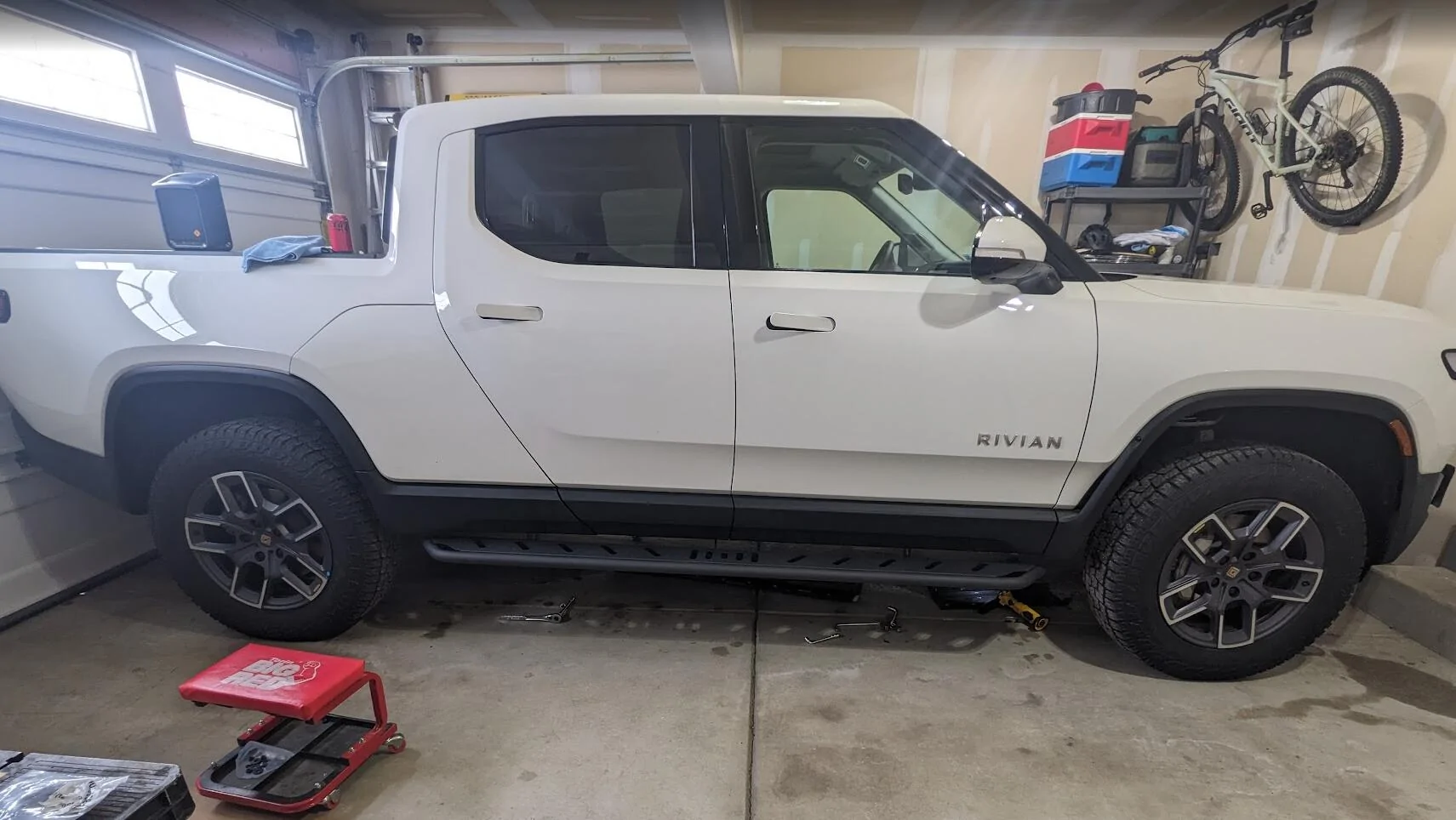 Rivian R1T R1S EVBASE R1S running boards installed on R1T 1747939159168-17
