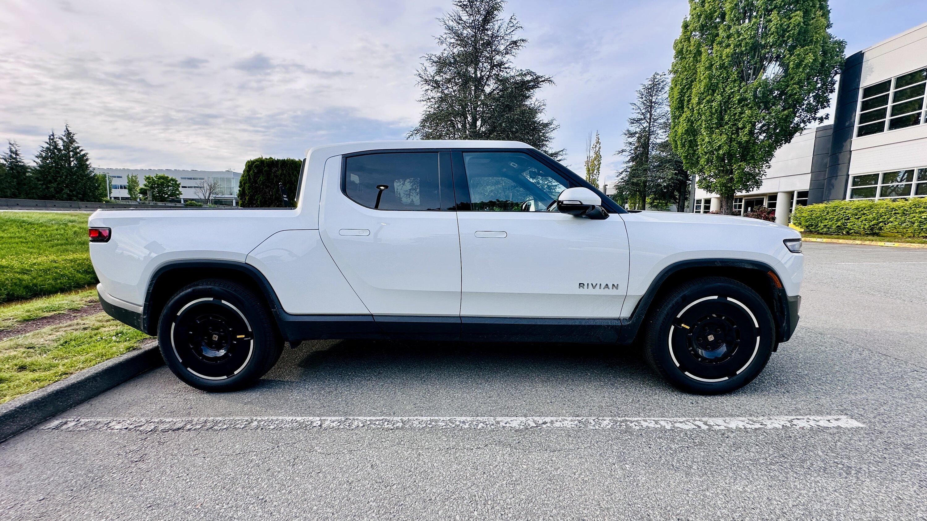 Canada - 2025 Gen 2 R1T Dual Performance 4800km | Rivian Forums - R1 R2 ...