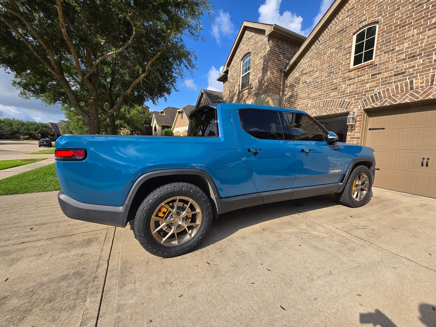 Rivian R1T R1S Atomic Wheels AWZZ + Toyo Open Country ATIII EV tires 20250524_092459