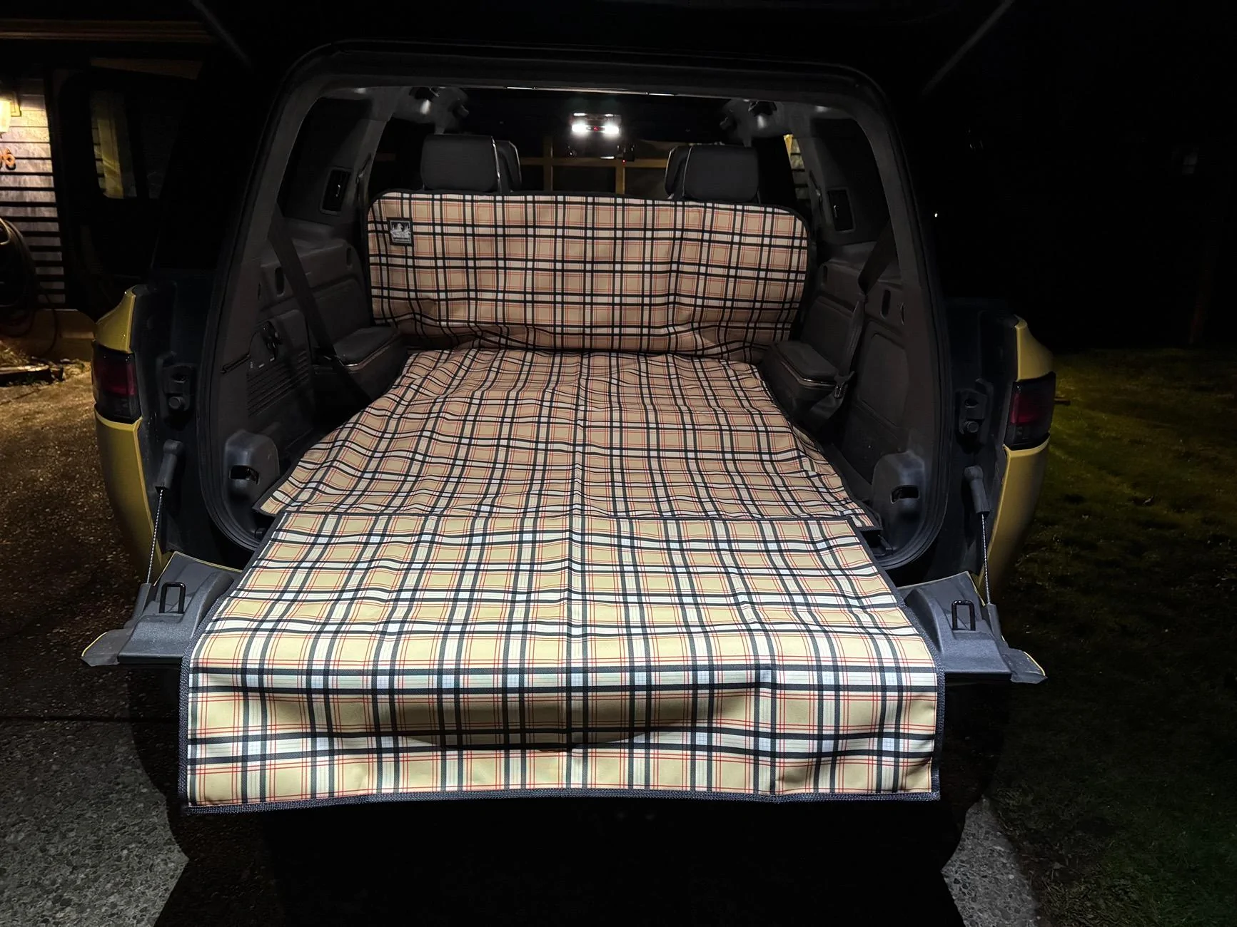 Rivian R1T R1S Best trunk mat for R1S that fits properly? IMG_1059