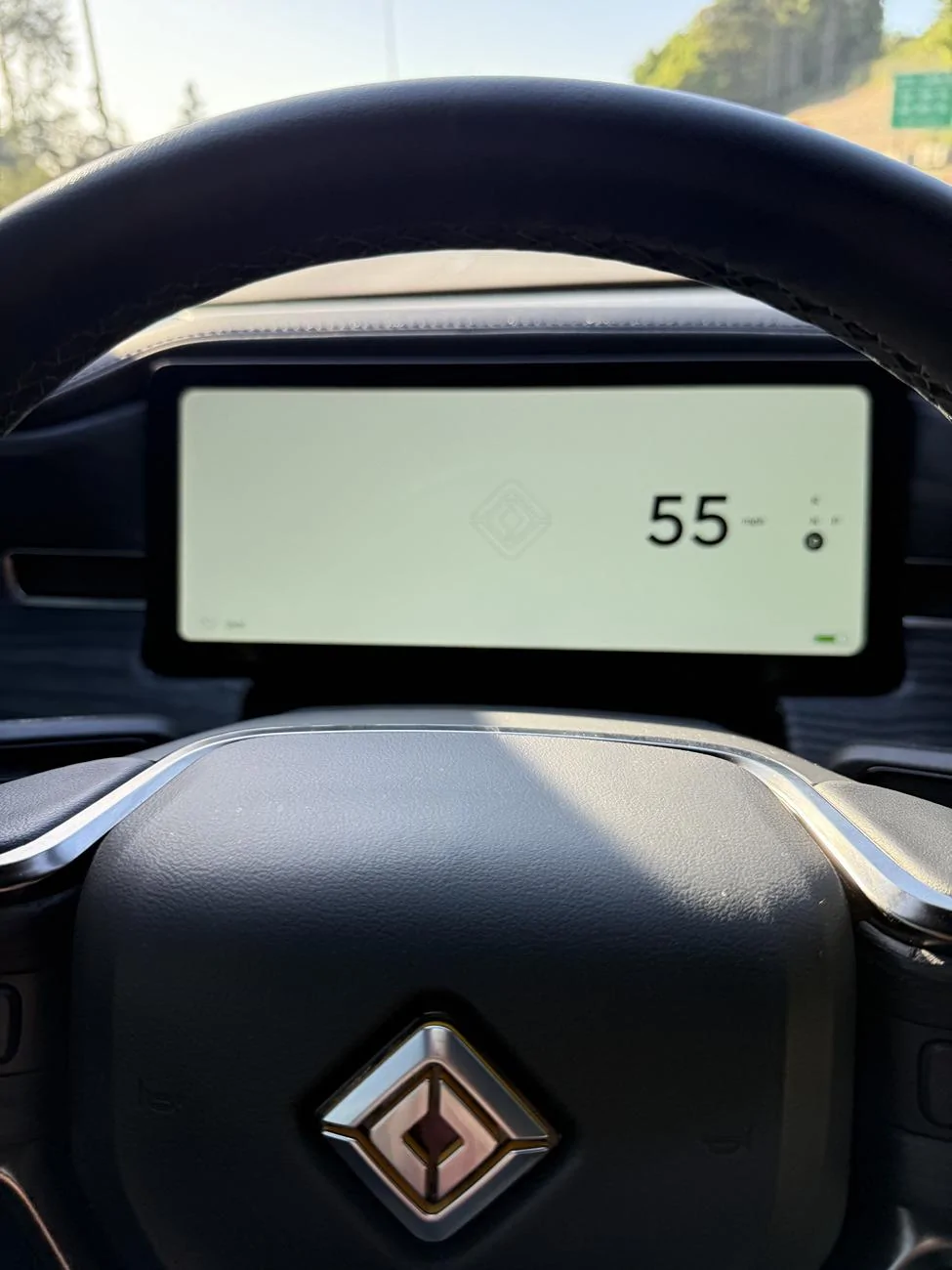 Rivian R1T R1S Displays Rebooting Unexpectedly While Driving - Video Included Screen3