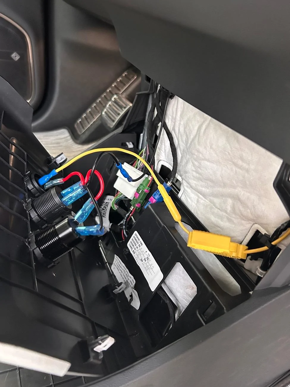 Rivian R1T R1S DIY: How To Add Interior 12v/USB-C (and interior high-current 12v loads) IMG_2245