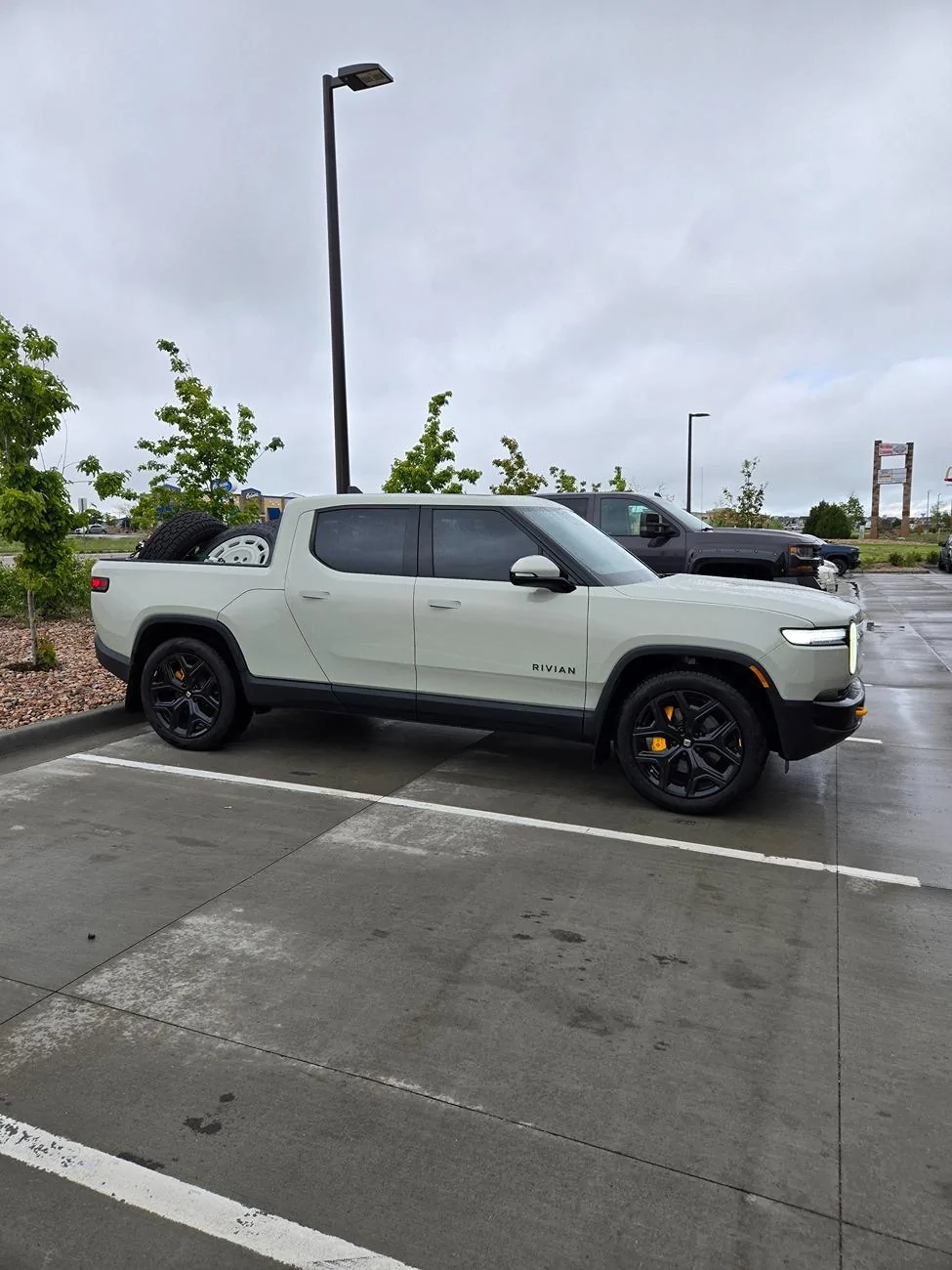 Rivian R1T R1S Gen 1 Quad -> California Dune Edition 20250529_172714