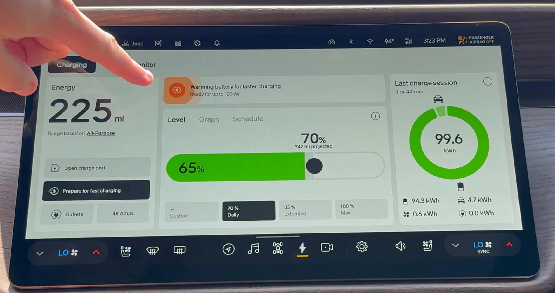 Rivian R1T R1S Preview of new Energy app in 2025.18 + revived talk of V2V / V2H bi-directional charging 1748980705402-px