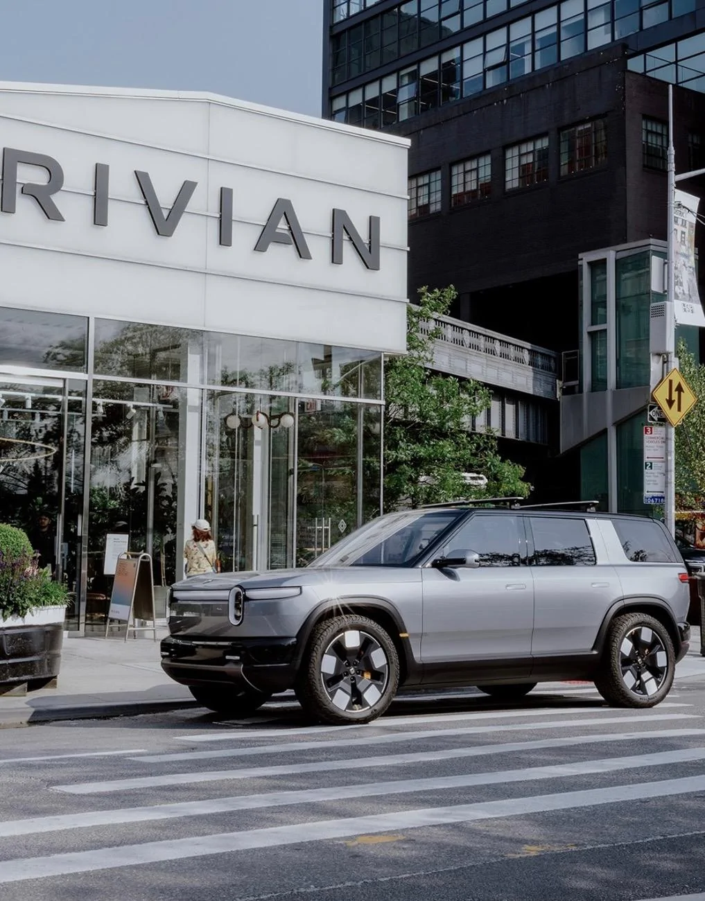 R2 in new gray / silver color - video & photos (updated with in-studio ...