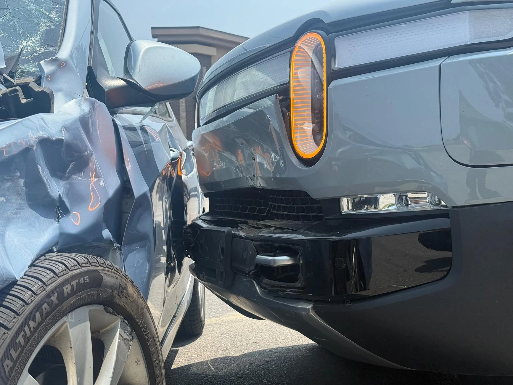 Rivian R1T R1S Amazed at R1T accident survivability! IMG_2878