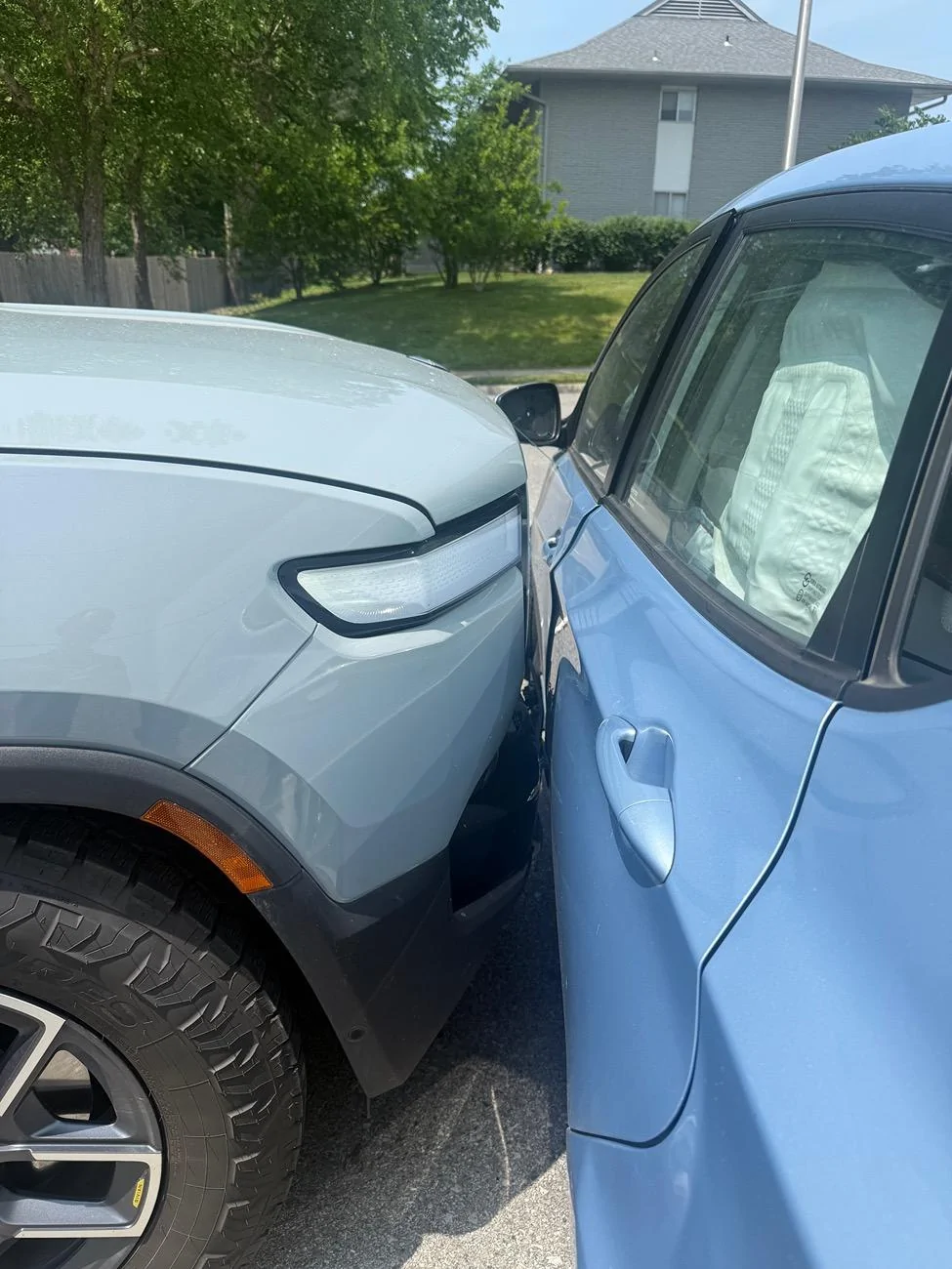 Rivian R1T R1S Amazed at R1T accident survivability! IMG_2879