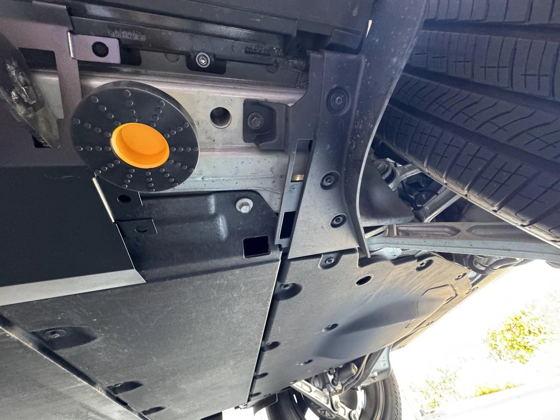 Rivian R1T R1S EVSportline Aero Covers arrived...questions/thoughts oN50T4t