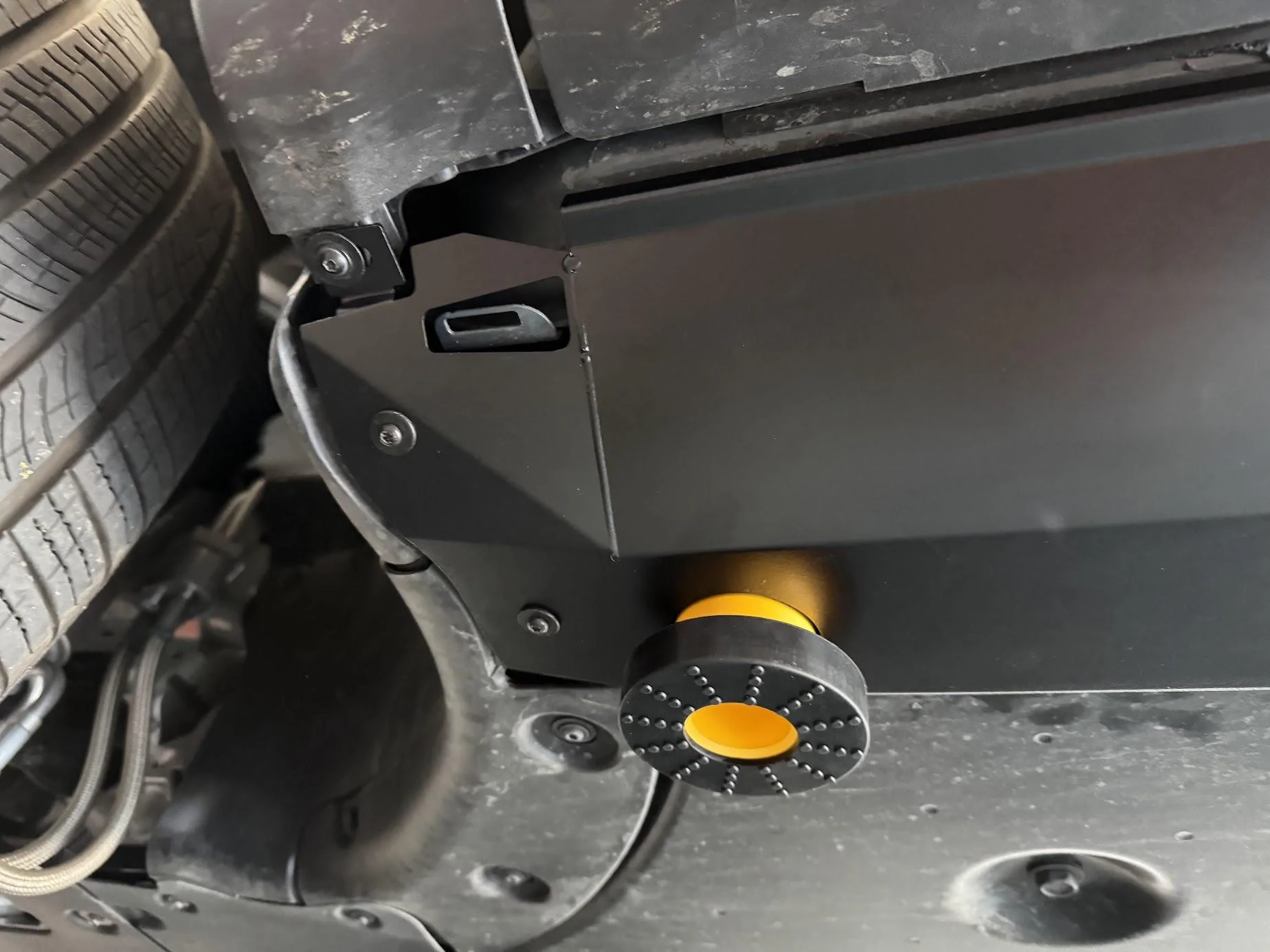 Rivian R1T R1S EVSportline Aero Covers arrived...questions/thoughts lhfWriJ