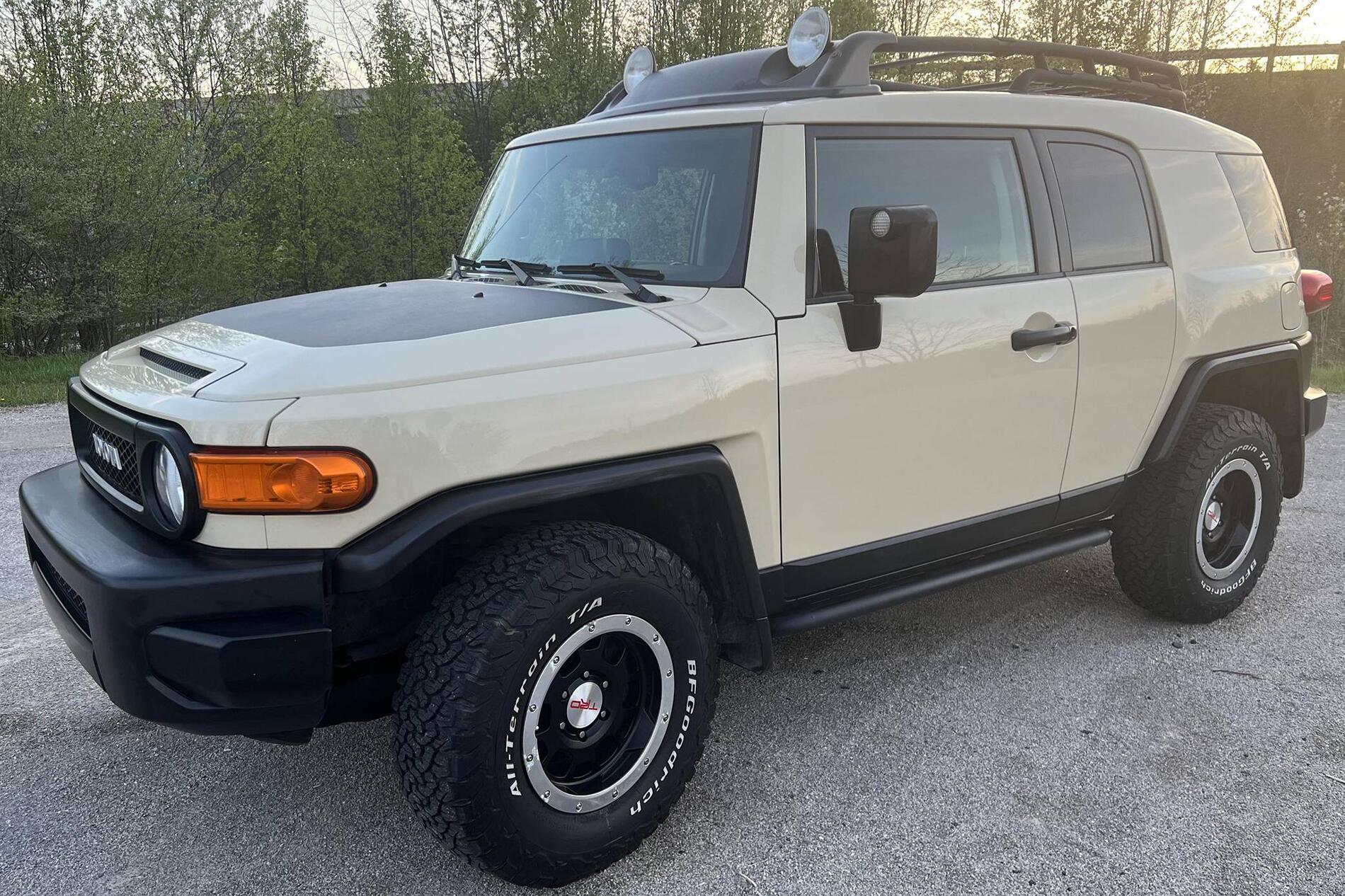 Rivian R1T R1S R1T California Dune - SOLD OUT 1749399896784-76
