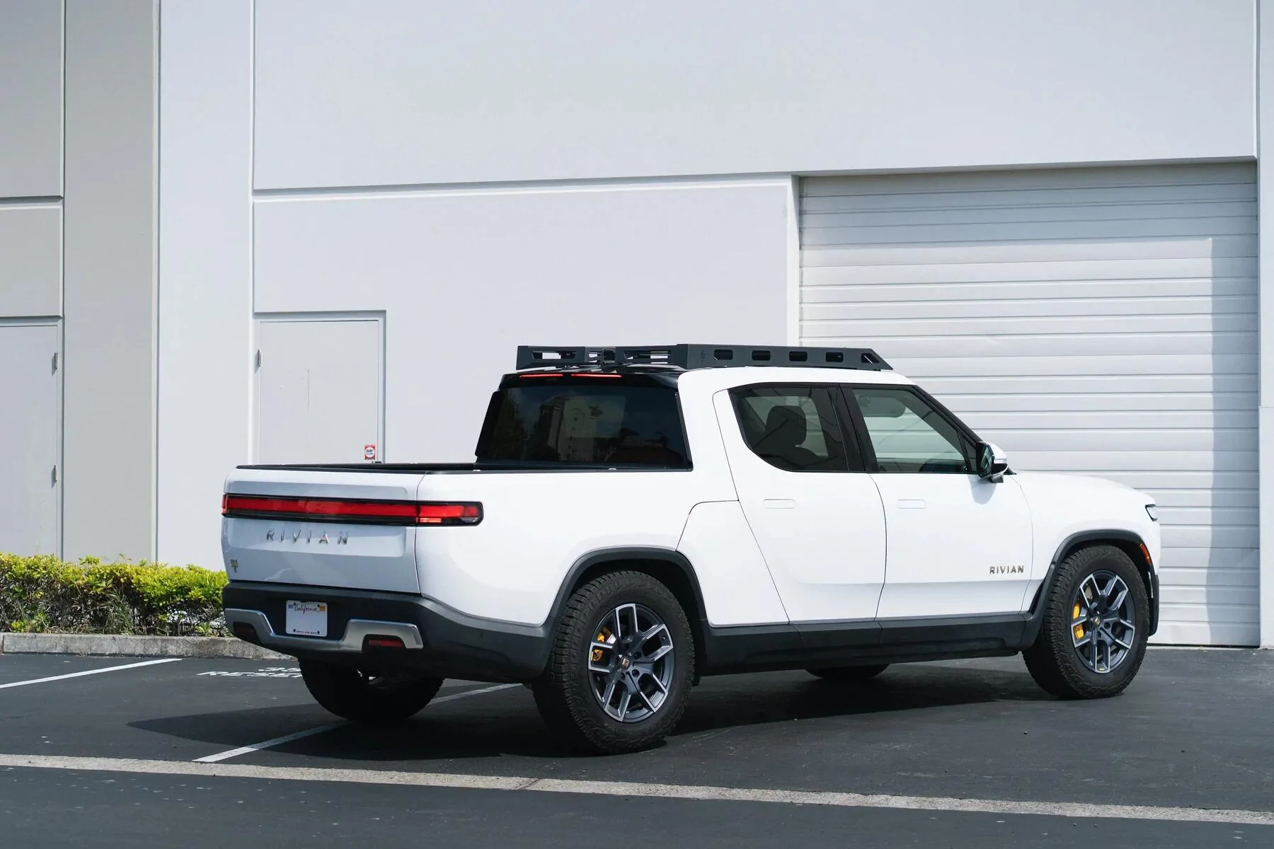 Rivian R1T R1S Celebrate Dad: 15% Off Rivian R1S Roof Rack, R1T Bed Rack, Rooftop Tents, Accessory Adapter, and More | Mars Adventure Gear 1749439107619-sv