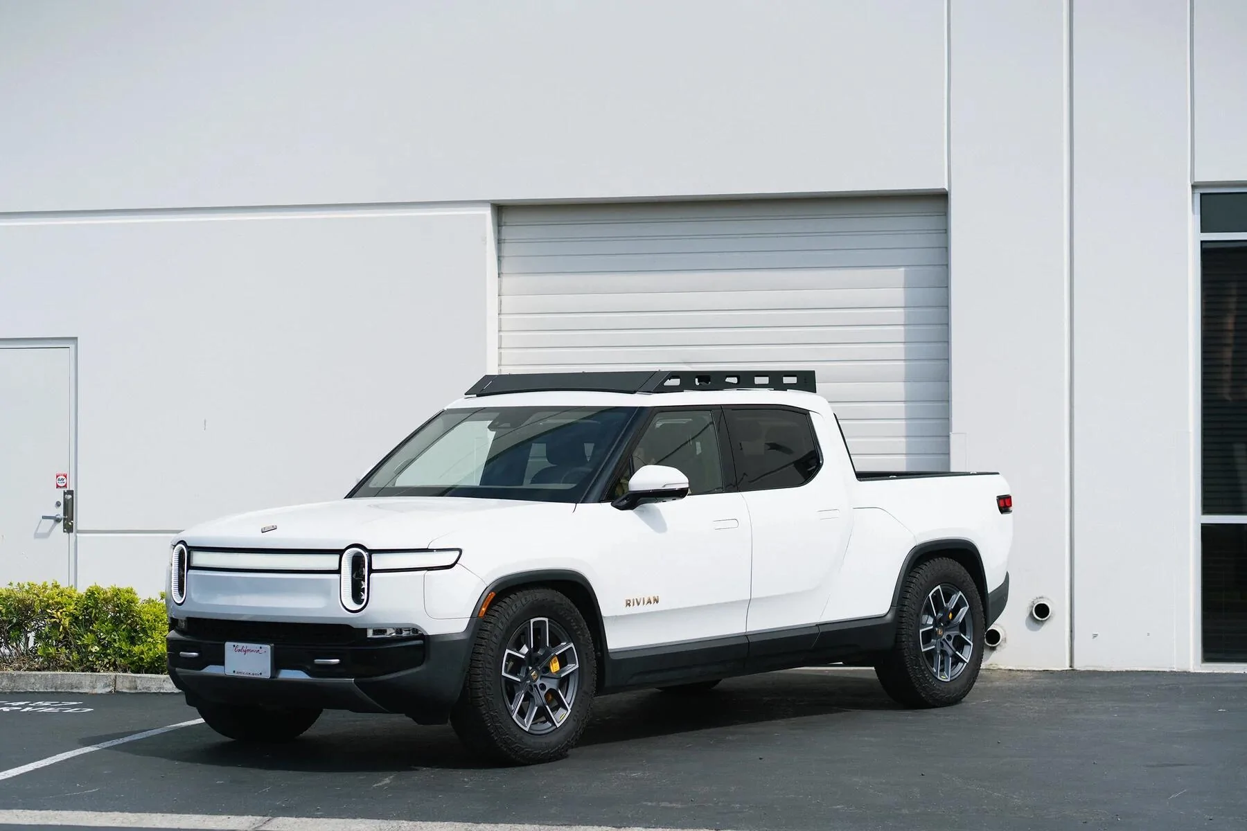 Rivian R1T R1S Celebrate Dad: 15% Off Rivian R1S Roof Rack, R1T Bed Rack, Rooftop Tents, Accessory Adapter, and More | Mars Adventure Gear 1749439143874-5n