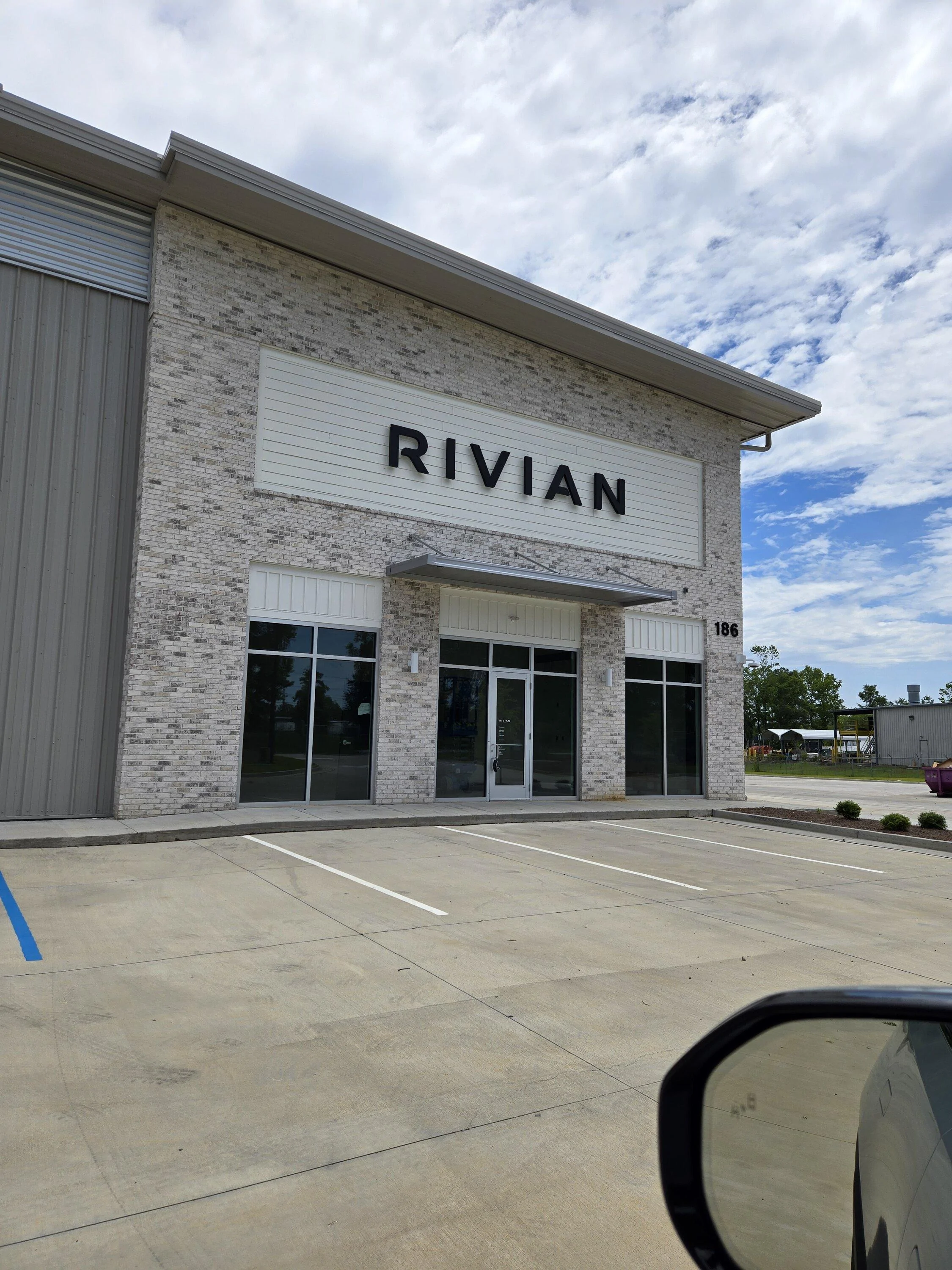 Rivian R1T R1S New Ladson, SC service center 1000009809