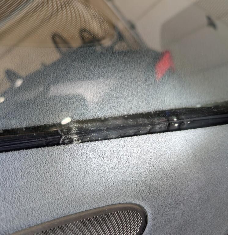 Rivian R1T R1S Windshield replacement in Seattle (east side) area 1000004403