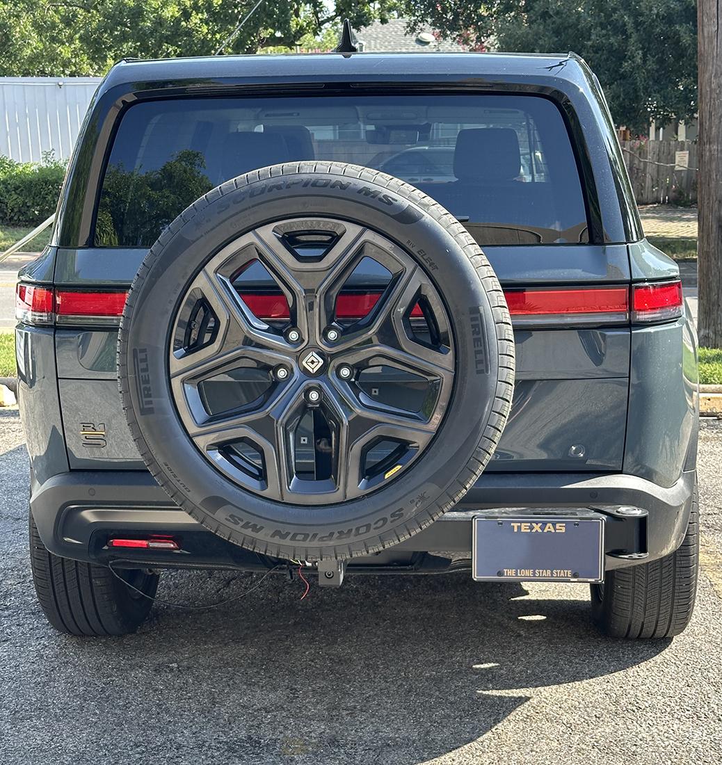 Rivian R1T R1S R1S Spare tire hitch mount options? IMG_1217 (1)