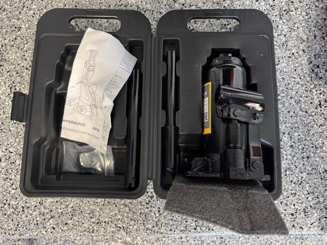 Rivian R1T R1S FS: Jack Puck Set & Bottle Jack w/ Extension Jack 3
