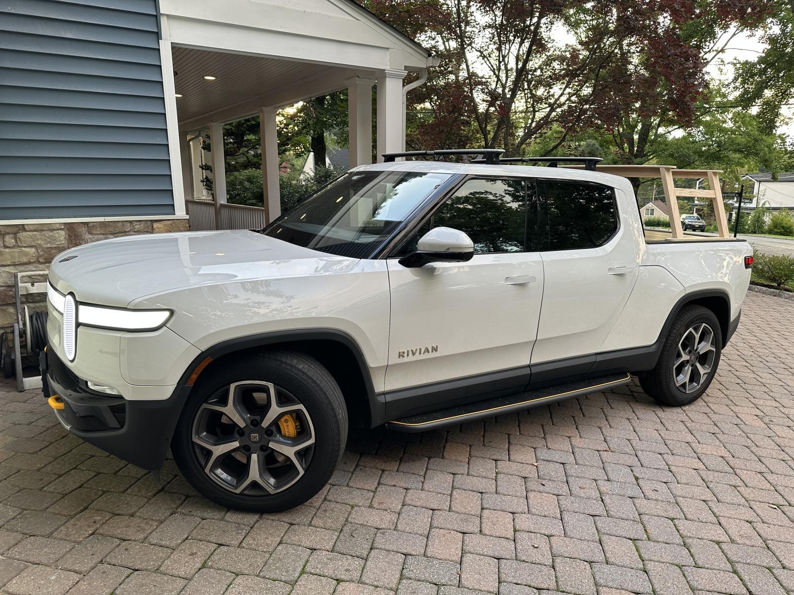 Rivian R1T R1S Traded in my '22 quad for a '25 dual performance... content