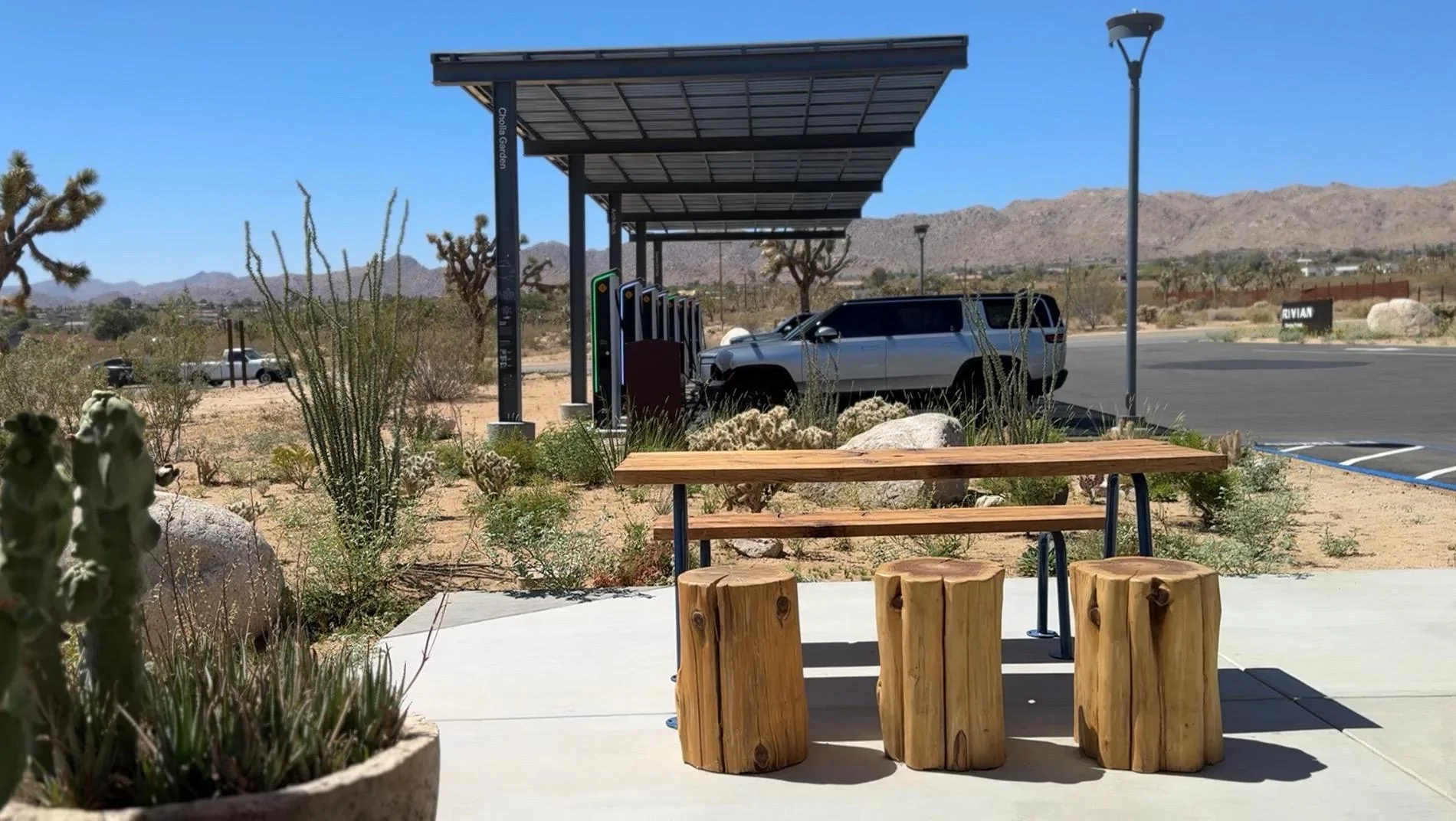 Rivian R1T R1S Random Rivian Photos of the Day - Post Yours! 📸 IMG_3005
