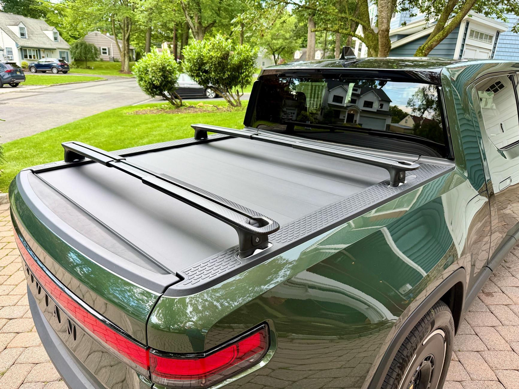 Rivian R1T R1S Has Anyone Painted Silver Cargo Crossbars Black? IMG_2801