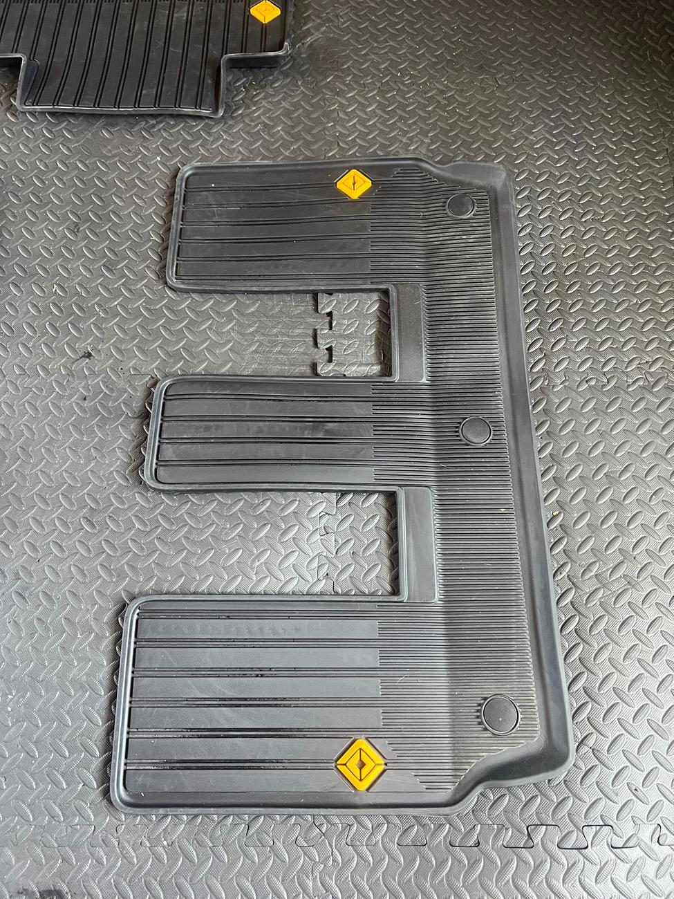 Rivian R1T R1S R1S Floor Mats (Unboxed Never Used) IMG_8754