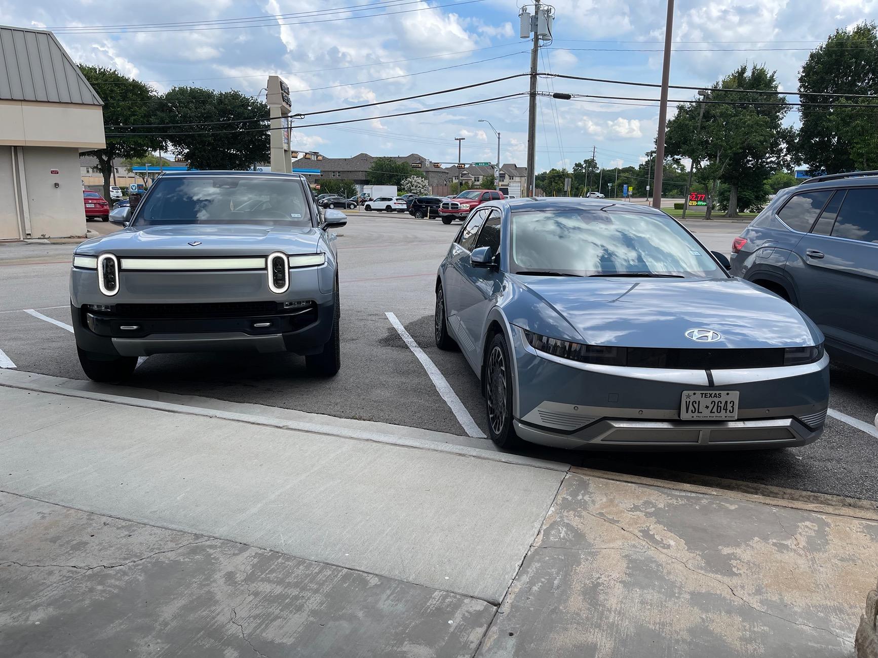 Rivian R1T R1S Over a year later & still looking for a pano roof shade that fits my R1S IMG_8887