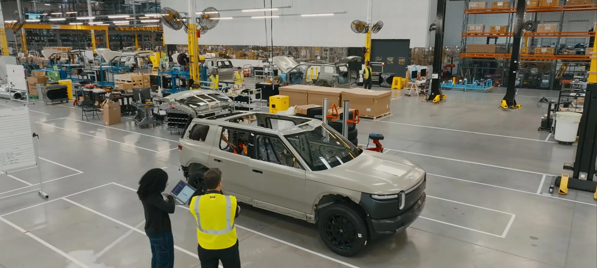 Rivian R1T R1S Official content: R2 | Inside the First Builds and Proving Grounds 1000138538