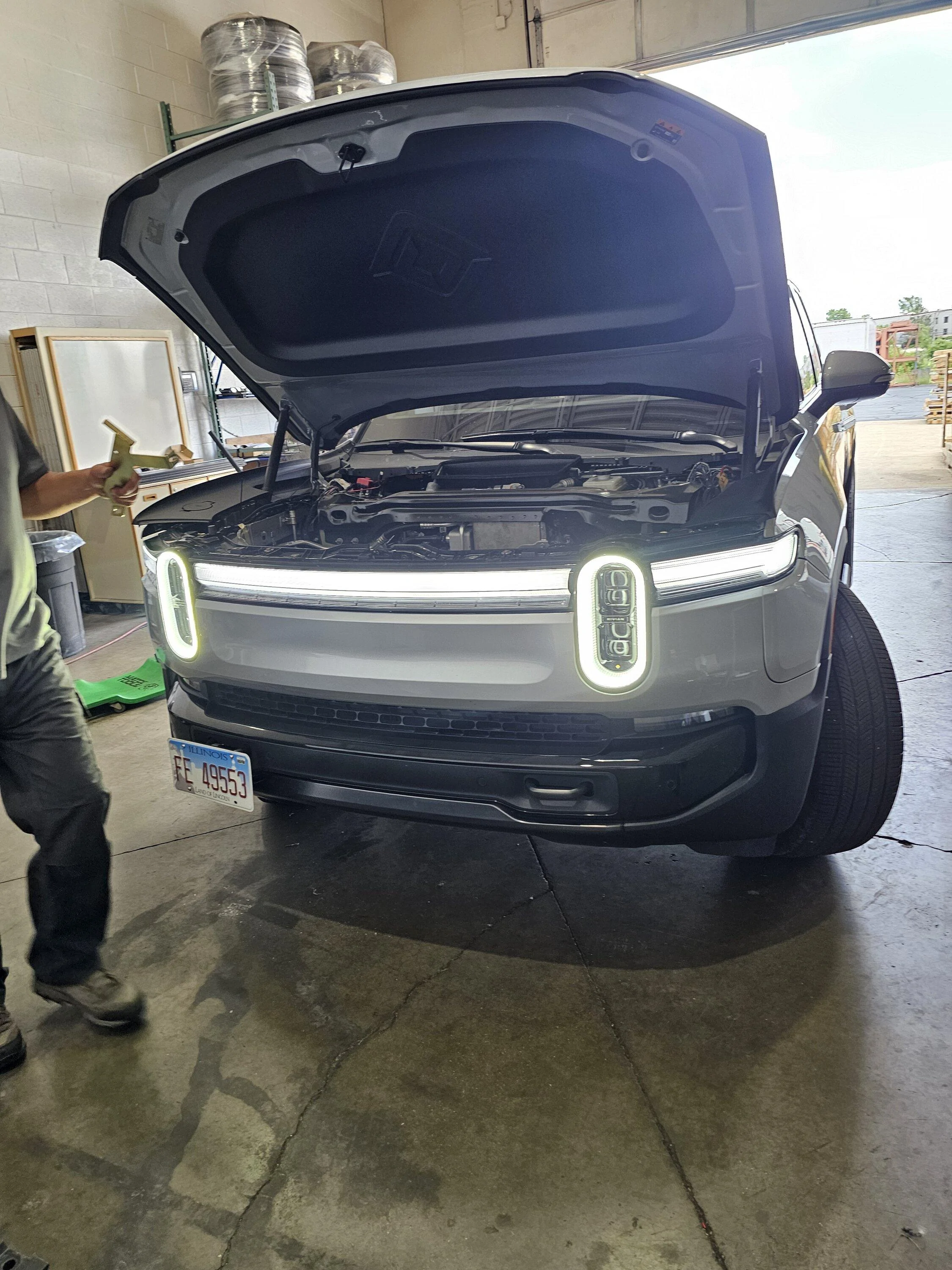 Rivian R1T R1S Sneak Peek..... 20250627_132922