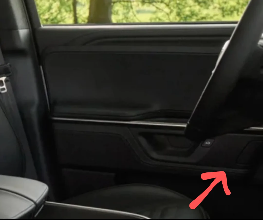 Rivian R1T R1S R1S gen 1 manual release lever? 1000004676