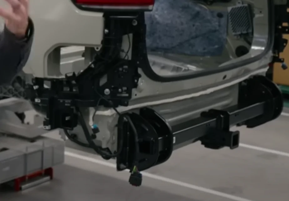 Rivian R1T R1S Confirmed: R2 / R3 will have tow hitch Screenshot 2025-06-28 09.35.07