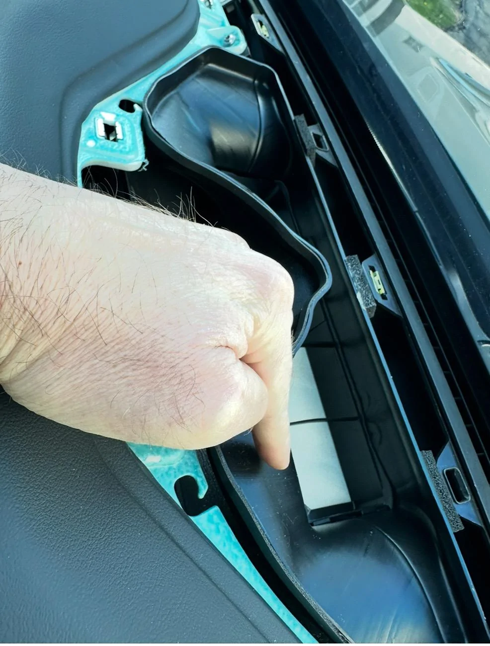 Rivian R1T R1S Help: Insane dashboard rattle on mild washboard roads IMG_8835