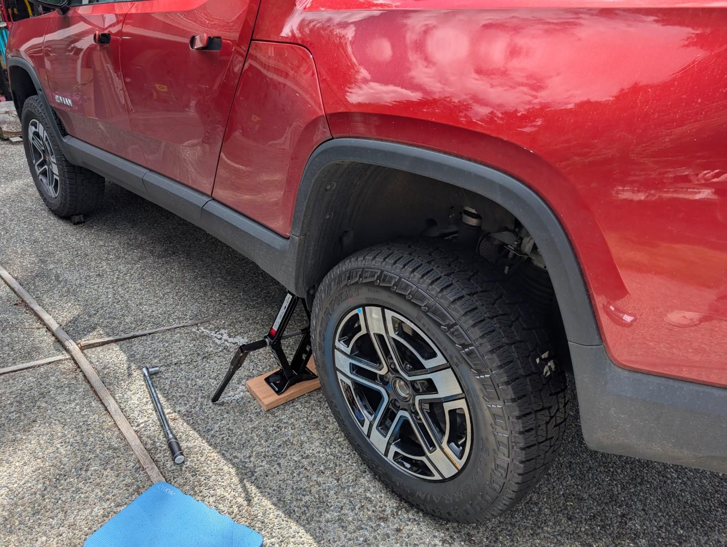 Rivian R1T R1S Tire change pain/questions, what did the tire change mode do? PXL_20250628_212442710